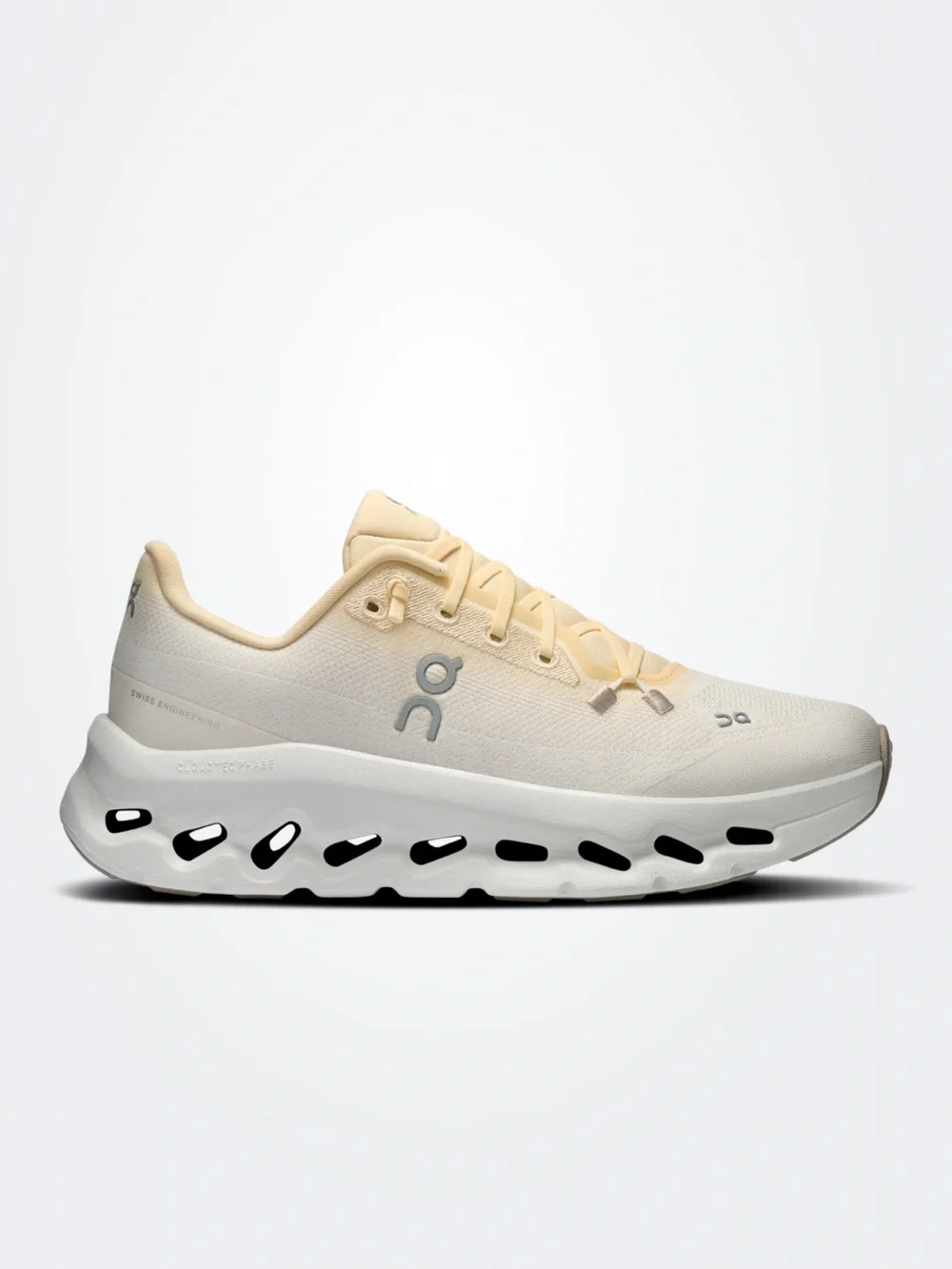 On Running Women Cloudtilt Blonde | Dew Size 5.5 gently used